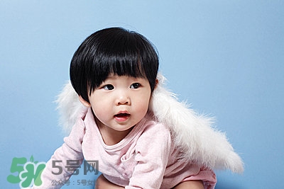 1歲寶寶的發(fā)育指標(biāo) 1歲寶寶的發(fā)育標(biāo)準(zhǔn) 1歲寶寶的發(fā)育指標(biāo) 1歲寶寶的發(fā)育標(biāo)準(zhǔn)