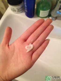 水之密語悅潤(rùn)至美 水之密語悅潤(rùn)至美洗發(fā)水