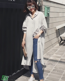 破洞牛仔褲搭配什么上衣？破洞牛仔褲配什么上衣好看？