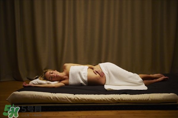 孕婦睡覺姿勢(shì)會(huì)影響胎兒?jiǎn)?孕婦怎么睡覺姿勢(shì)最好