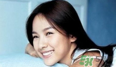 臉色暗黃有斑怎么辦 臉上斑點越來越多原因 臉色暗黃有斑怎么辦 臉上斑點越來越多原因