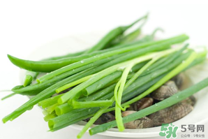 薺菜和蔥能一起吃嗎？薺菜餃子可以放蔥嗎？