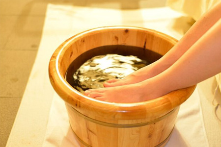 艾草泡草有什么好處？用艾草泡腳的好處有哪些？