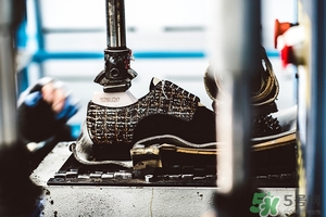 cl鞋子一般多少錢？Christian Louboutin鞋子專柜價格