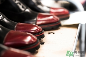 cl鞋子一般多少錢？Christian Louboutin鞋子專柜價格