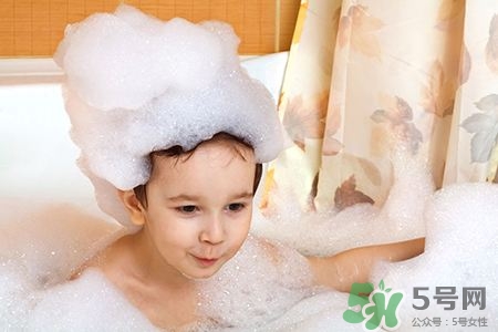 得了手足口病可以洗澡嗎?感染手足口病能洗澡嗎? 得了手足口病可以洗澡嗎?感染手足口病能洗澡嗎?