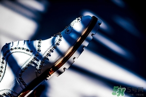 cl鞋子一般多少錢？Christian Louboutin鞋子專柜價格