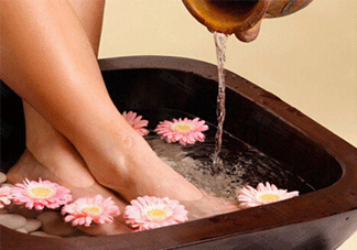 艾草可以泡腳嗎？艾葉泡腳的功效與作用