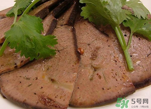 薺菜和豬肝能一起吃嗎？豬肝和芥菜能一起吃嗎？