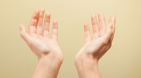 早起手心發(fā)熱怎么回事？早起手心為什么發(fā)熱？