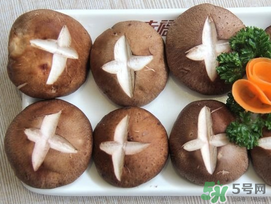 薺菜和蘑菇能一起吃嗎？薺菜和菇類能一起吃嗎？