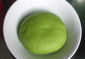 菠菜汁和面菠菜還焯嗎？菠菜汁和面需要焯水嗎？