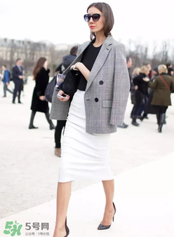 春天穿連衣裙搭配什么外套？連衣裙搭配什么外套好看？