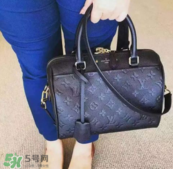 lv枕頭包正品多少錢？lv枕頭包專柜價格