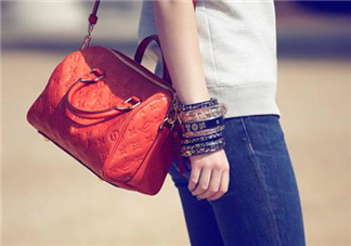 lv枕頭包正品多少錢？lv枕頭包專柜價格