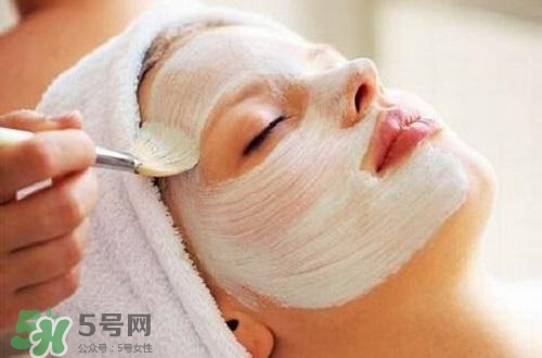 面粉做面膜會(huì)堵塞毛孔嗎？面粉怎么做面膜不會(huì)堵塞毛孔