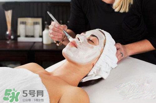 面粉做面膜會(huì)堵塞毛孔嗎？面粉怎么做面膜不會(huì)堵塞毛孔