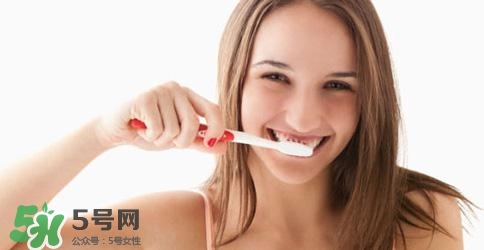 刷牙老是出血是怎么回事？刷牙老是出血怎么辦