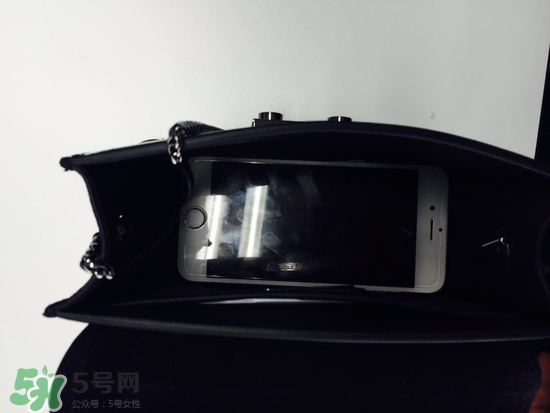 furla芙拉和蔻馳哪個(gè)好？芙拉和蔻馳包包哪個(gè)檔次高？