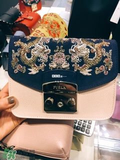 furla芙拉和mk哪個(gè)好？芙拉和mk包包哪個(gè)檔次高？