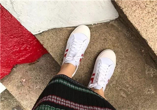 celine小白鞋正品多少錢？celine小白鞋專柜價(jià)格