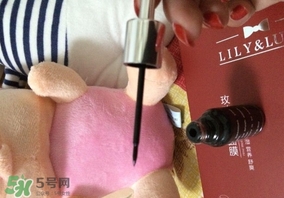 美人魚眼線液怎么用？美人魚眼線液怎么畫？
