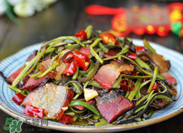 吃蕨菜有什么好處？吃蕨菜的好處