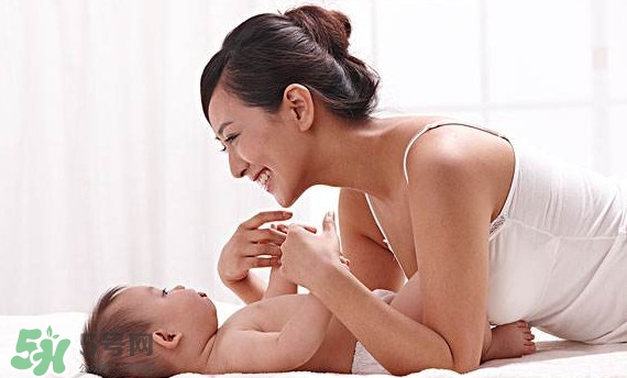 剛出生嬰兒面黃怎么辦？寶寶的臉黃怎么辦