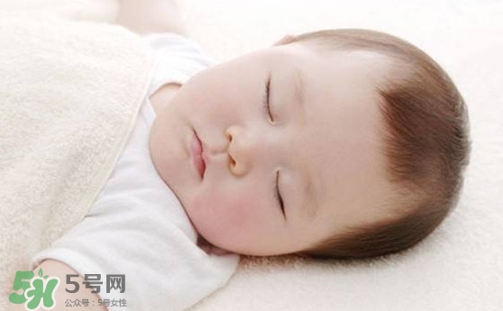 孩子睡覺(jué)為什么打呼嚕？孩子睡覺(jué)打呼嚕是什么原因