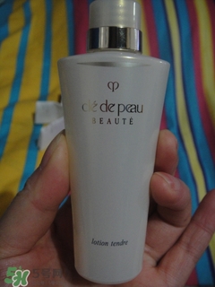 cpb保濕露滋潤(rùn)還是清爽？cpb保濕露滋潤(rùn)和清爽型區(qū)別