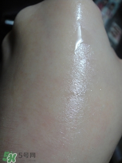 cpb保濕露滋潤(rùn)還是清爽？cpb保濕露滋潤(rùn)和清爽型區(qū)別