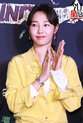 白百合黃色套裝是什么牌子？白百合黃色套裝是哪個(gè)品牌？