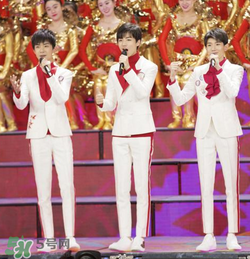 tfboys春晚同款ash鞋正品多少錢？tfboys同款艾熙小白鞋專柜價格