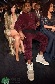 正品阿迪椰子鞋多少錢？阿迪正品椰子鞋多少錢？