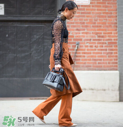 boyy皮帶包正品多少錢(qián)？boyy方扣包專柜價(jià)格