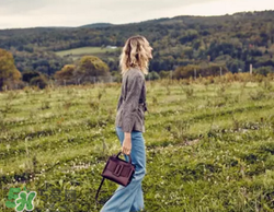 boyy皮帶包正品多少錢(qián)？boyy方扣包專柜價(jià)格