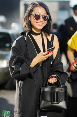 boyy皮帶包正品多少錢(qián)？boyy方扣包專柜價(jià)格