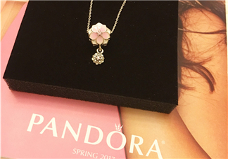 潘多拉2017新品桃花項(xiàng)鏈多少錢？pandora新品桃花項(xiàng)鏈專柜價(jià)格