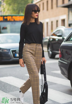 圓領(lǐng)針織衫怎么搭配？圓領(lǐng)針織衫怎么搭配好看？