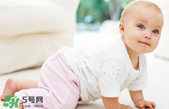 不會(huì)爬的寶寶將來會(huì)怎樣 不會(huì)爬有什么危害 不會(huì)爬的寶寶將來會(huì)怎樣 不會(huì)爬有什么危害