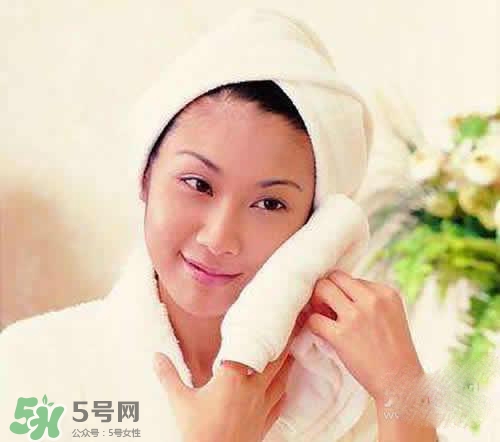 熱毛巾敷臉要幾分鐘？熱毛巾敷臉要多久？
