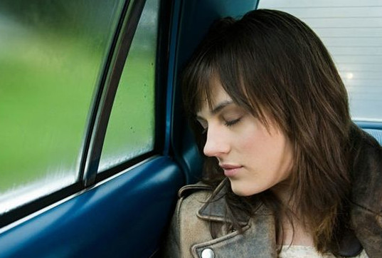 坐車(chē)暈車(chē)是什么原因？坐車(chē)暈車(chē)是怎么回事