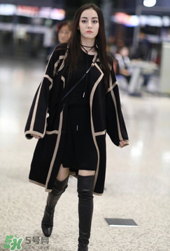 白百合長款白色外套是什么牌子？白百合長款白色外套是哪個品牌？