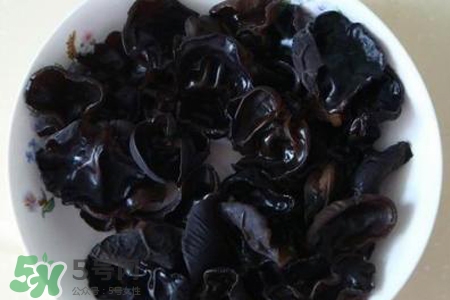 黑木耳是發(fā)物嗎？木耳屬于發(fā)物嗎？