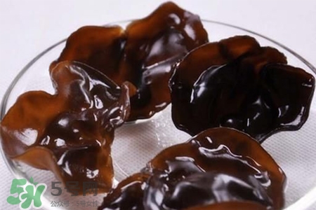 痛風(fēng)可以吃黑木耳嗎？患有痛風(fēng)能吃黑木耳嗎？