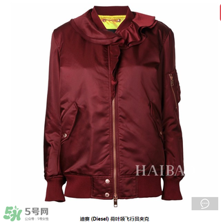 白百合紅色外套是什么牌子？白百合紅色外套是哪個品牌？