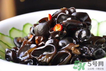 泡黑木耳用什么水泡？泡木耳用熱水還是涼水？