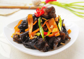 黑木耳是菌類的嗎？黑木耳屬于菌類嗎？