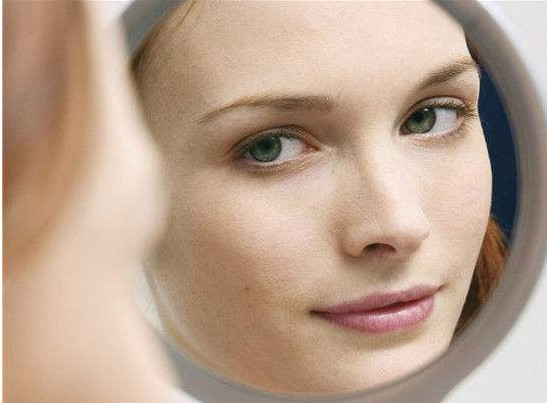 太陽穴長痘怎么回事？為什么太陽穴附近會長痘