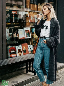 高腰牛仔褲搭配什么上衣？高腰牛仔褲配什么上衣好看？